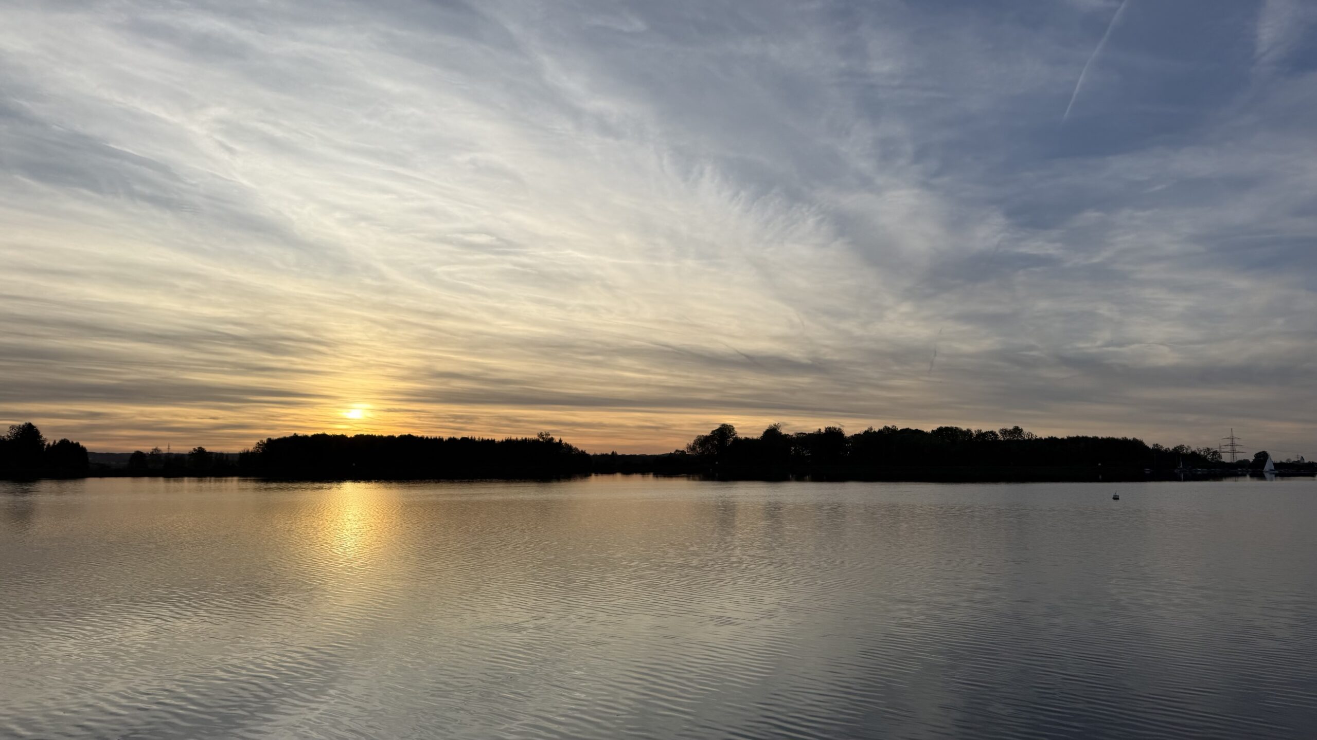 Abendstimmung am Wasser im Unterallgäu
